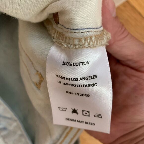 GRLFRND size 29 acid wash jean shorts - Picture 5 of 5